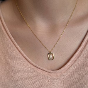  - FRAME E INITIAL NECKLACE (1)